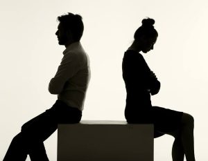 韩国离婚债务分割:配偶欠债需要一起还吗?